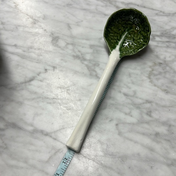 Cabbage Leaf Tureen Set. Tureen, Lid, Ladle, Four Bowls. Ceramic from Portugal - Picture 6 of 15